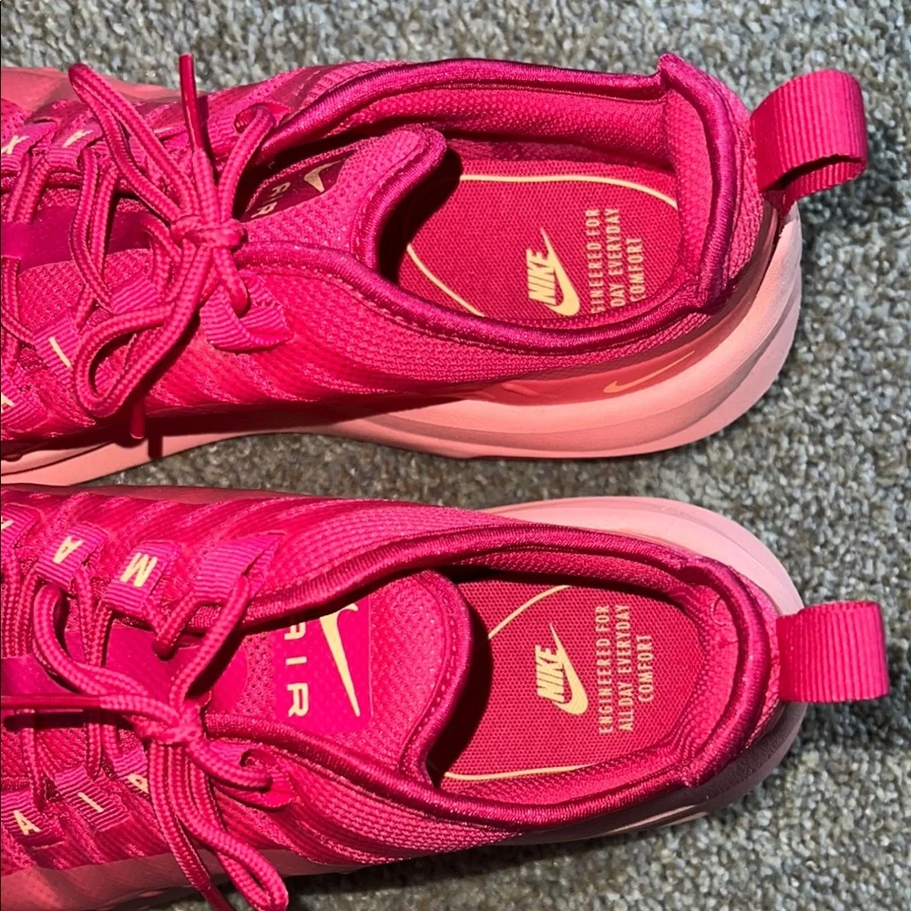 Nike Air Max - Like new